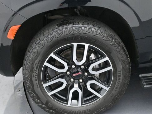 Used 2023 GMC Yukon AT4 w/ AT4 Premium Plus Package image 42
