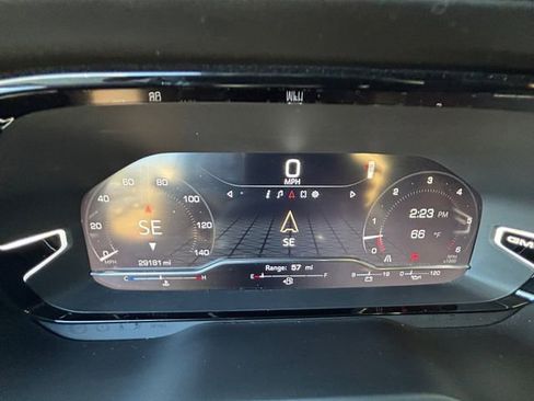 Used 2024 GMC Yukon XL Denali image 5