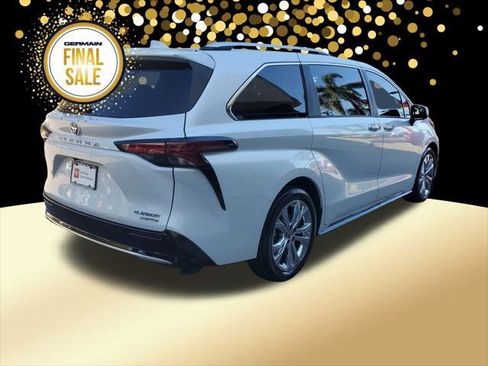 Certified 2022 Toyota Sienna Platinum image 6