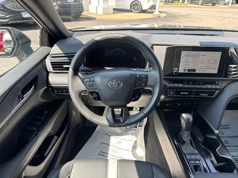 Certified 2025 Toyota Camry SE FWD image 28
