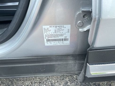 Used 2025 Ford Explorer Active AWD/4WD image 33