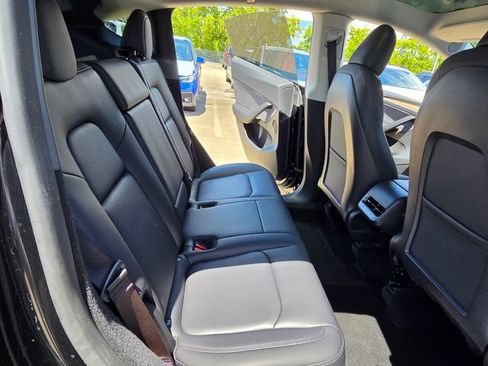 Used 2023 Tesla Model Y 2WD image 22