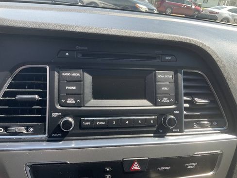 Used 2017 Hyundai Sonata SE FWD image 16