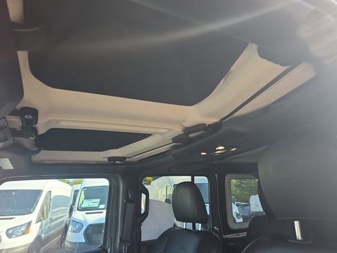 Used 2020 Jeep Wrangler Unlimited Sahara image 29