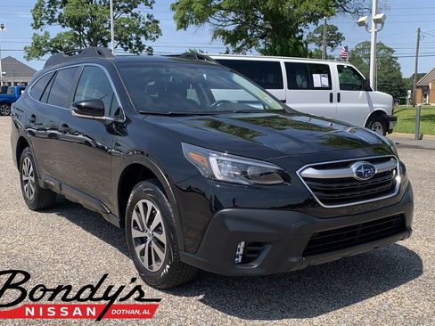 Used 2022 Subaru Outback Premium AWD/4WD image 1