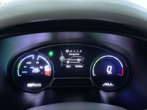 Used 2016 Kia Soul EV + w/ Sun & Fun Package image 20