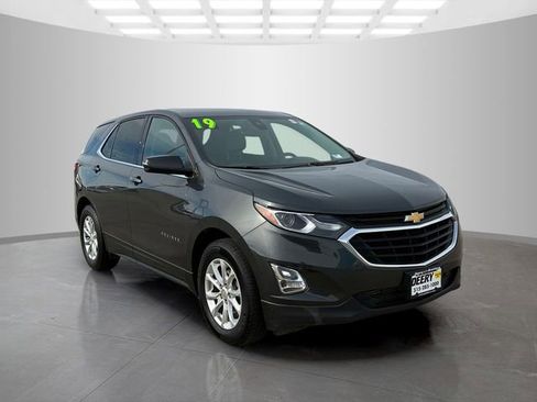 Used 2019 Chevrolet Equinox LT w/ Driver Convenience Package image 2