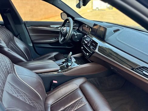 Used 2018 BMW M550i xDrive image 21