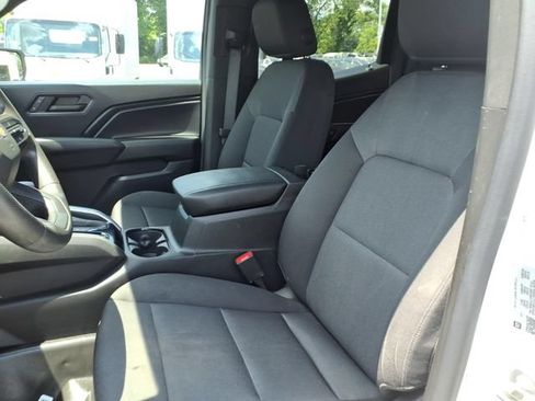 Used 2023 Chevrolet Colorado W/T AWD/4WD image 17