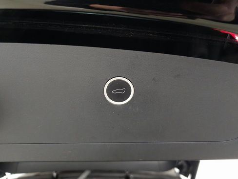 Used 2018 Tesla Model X 75D image 9