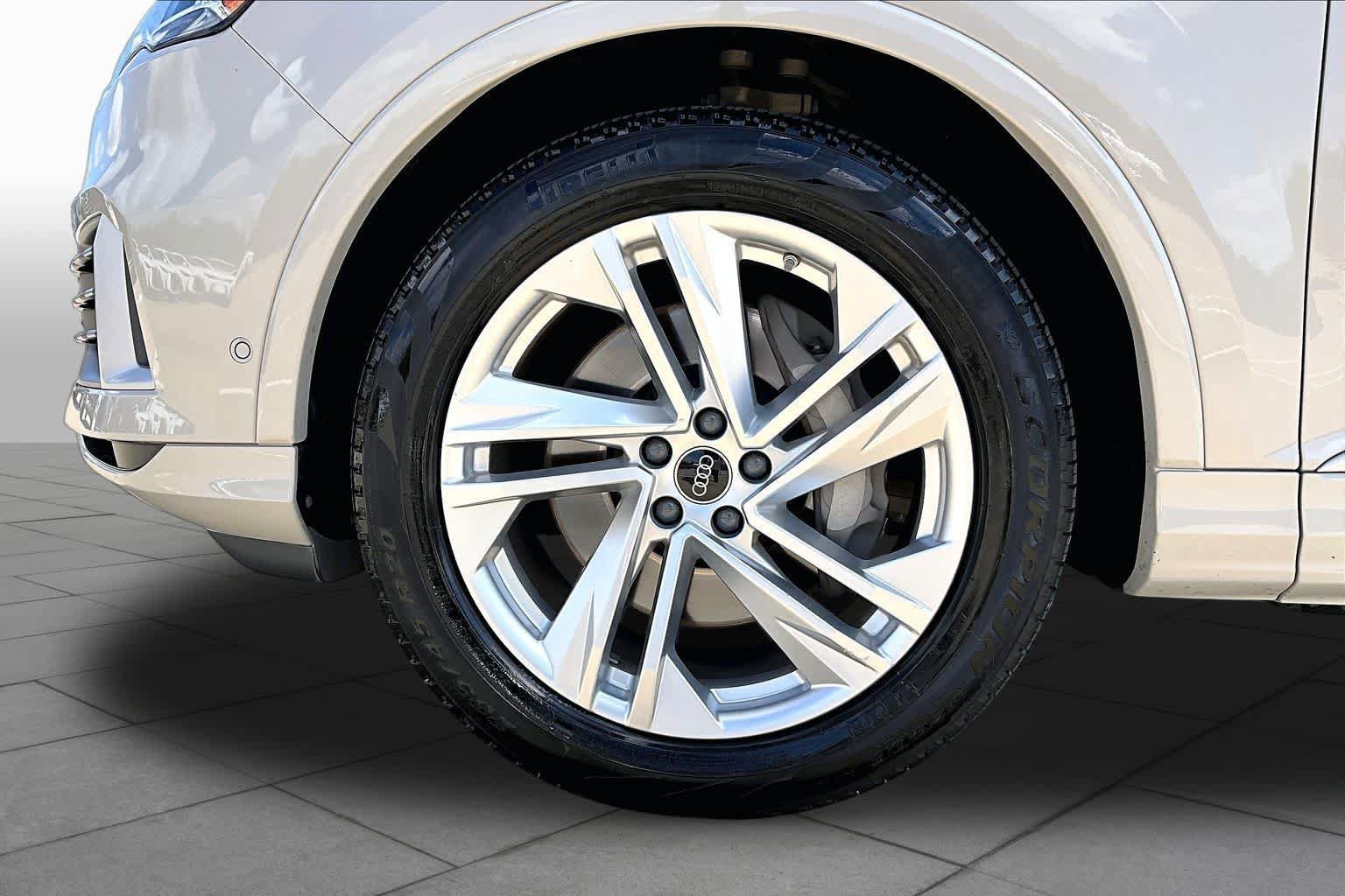 Used 2022 Audi Q7 3.0T Prestige AWD/4WD image 11