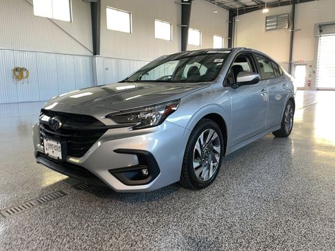 Used 2025 Subaru Legacy Limited AWD/4WD image 2