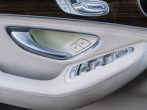 Used 2015 Mercedes-Benz C 300 Sedan image 14