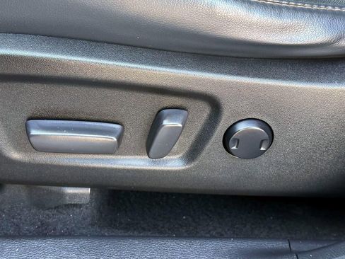 Used 2018 Toyota Highlander XLE image 18