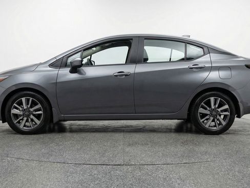 Used 2025 Nissan Versa SV FWD image 5