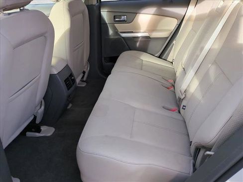 Used 2013 Ford Edge SE image 18