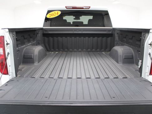 Used 2024 Chevrolet Silverado 1500 Custom image 18