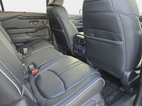New 2025 Honda Pilot Elite image 11