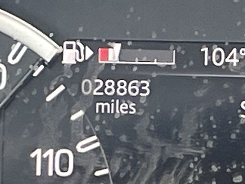 Used 2023 Land Rover Defender 110 SE AWD/4WD image 22