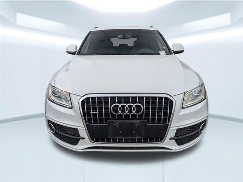 Used 2017 Audi Q5 2.0T Premium Plus w/ Technology Package image 4