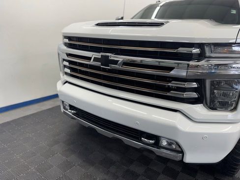 Used 2023 Chevrolet Silverado 2500 High Country w/ Z71 Off-Road Package AWD/4WD image 2