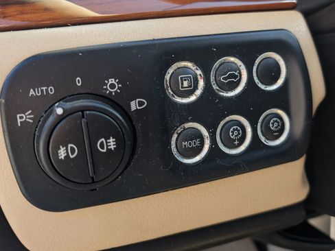 Used 2011 Maserati GranTurismo S image 16