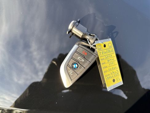 New 2026 BMW 330i xDrive Sedan w/ Premium Package image 39