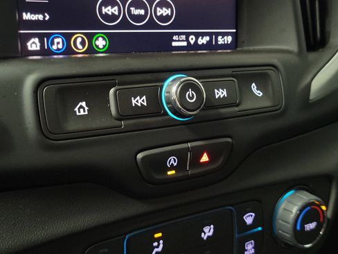 Used 2024 GMC Terrain SLE image 31