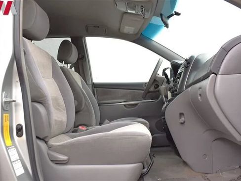 Used 2008 Toyota Sienna LE AWD/4WD image 26