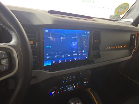 Used 2021 Ford Bronco Badlands image 22