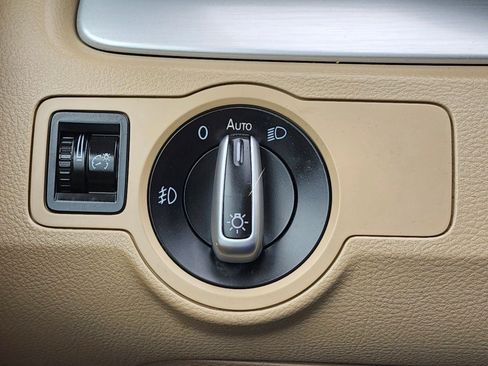 Used 2013 Volkswagen CC Sport image 23