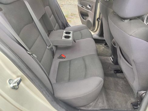 Used 2015 Chevrolet Cruze LT w/ Technology Package image 14