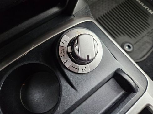 Used 2015 Toyota 4Runner Limited image 7