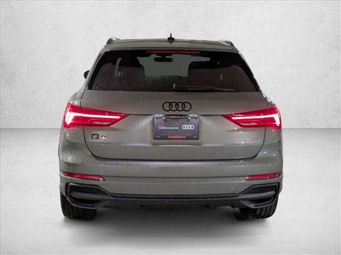 Certified 2025 Audi Q3 2.0T Premium image 8