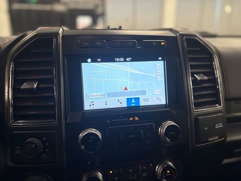 Used 2018 Ford F150 Lariat w/ Equipment Group 502A Luxury image 36