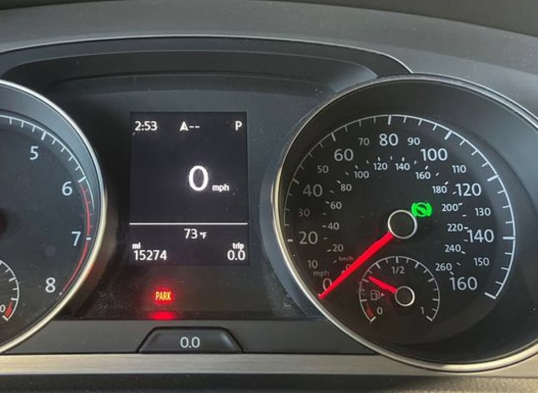 Used 2015 Volkswagen Golf S FWD image 38