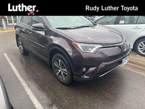 Used 2017 Toyota RAV4 XLE image 1