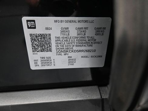 Used 2024 Chevrolet Suburban LT image 12