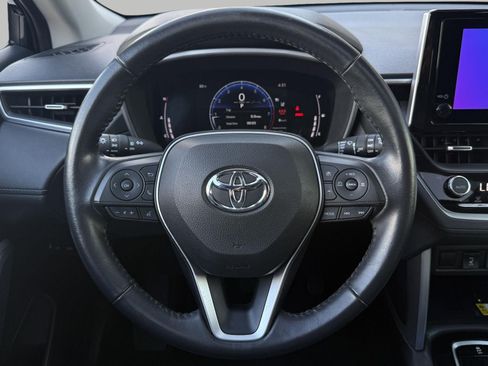 Used 2023 Toyota Corolla Cross XLE w/ Convenience Package AWD/4WD image 30
