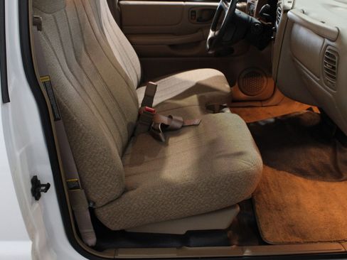 Used 1998 Chevrolet S10 Pickup 2WD Regular Cab image 40