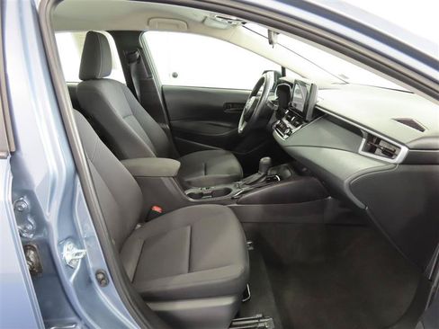 Used 2025 Toyota Corolla LE FWD image 35