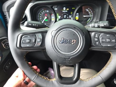 Used 2024 Jeep Wrangler Unlimited AWD/4WD image 22