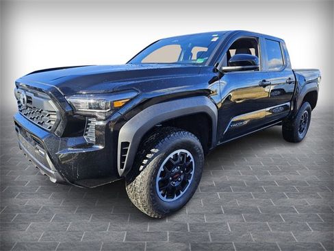 Used 2024 Toyota Tacoma 4x4 Double Cab image 3