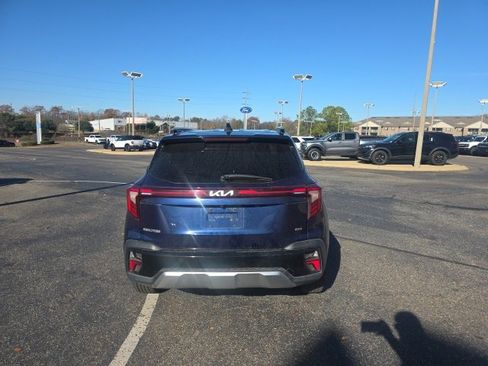 Used 2024 Kia Seltos EX image 4