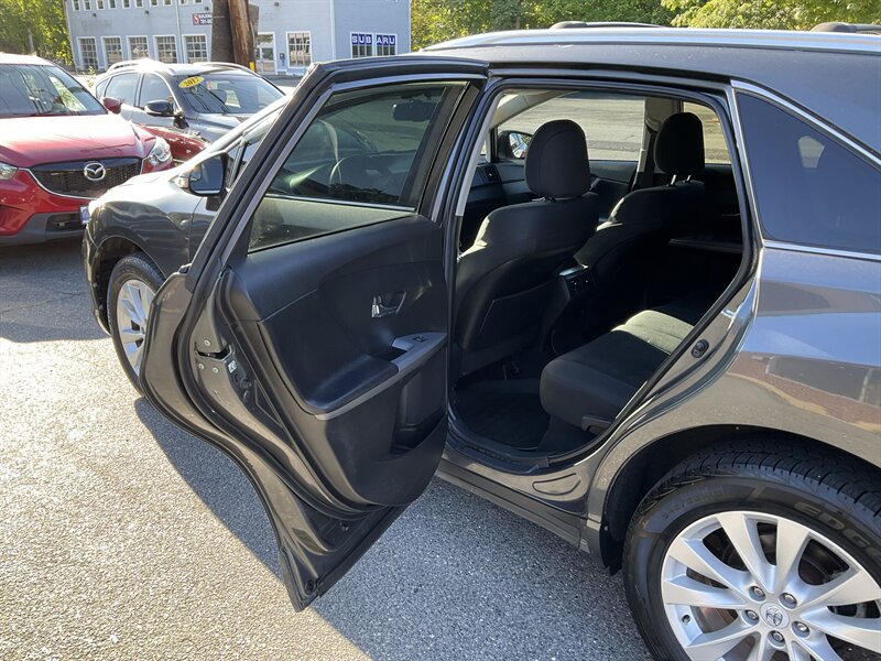 Used 2013 Toyota Venza LE AWD/4WD image 13