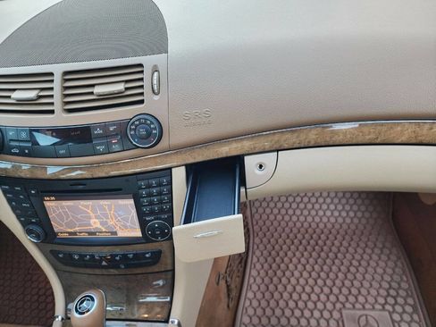 Used 2009 Mercedes-Benz E 350 Sedan image 34