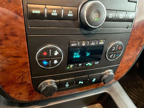 Used 2014 Chevrolet Tahoe LT image 15