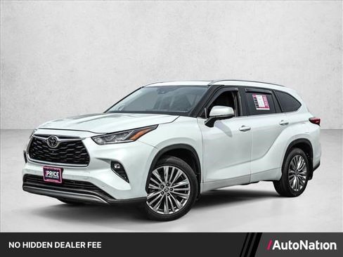 Used 2022 Toyota Highlander Platinum AWD/4WD image 1