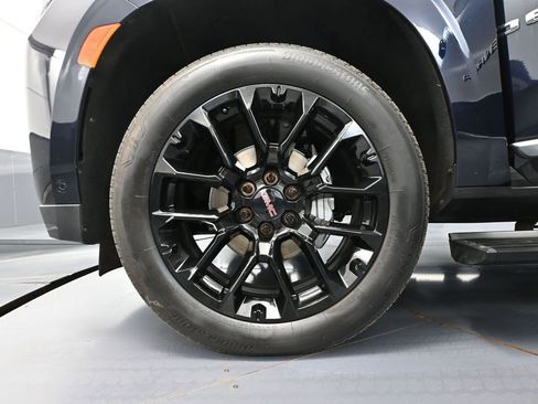 Used 2023 GMC Yukon Denali w/ Denali Reserve Package AWD/4WD image 20