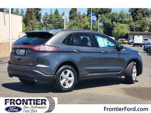 Used 2017 Ford Edge SE AWD/4WD image 4